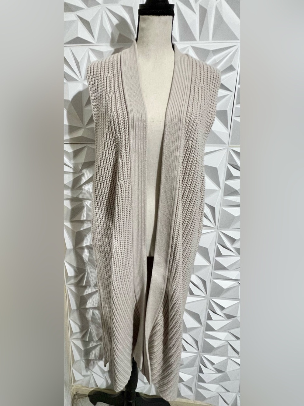 NWOT Women’s Oak + Fort beige long duster vest cardigan - Large